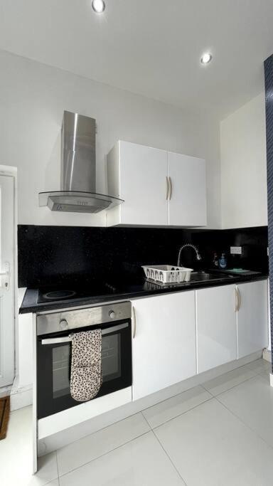 Luxury 2 Bed Duplex Apartment By Yo Room! - Leicester City- Free Parking Экстерьер фото